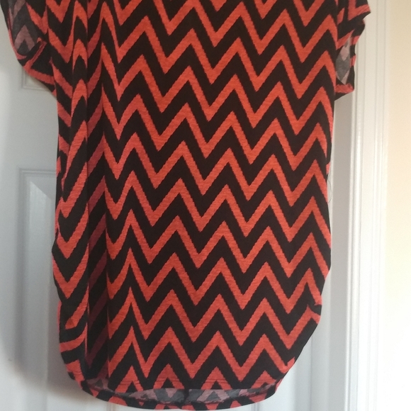 Top - Picture 2 of 2